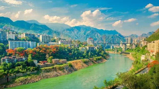 走进四川,领略多彩人文与自然之美