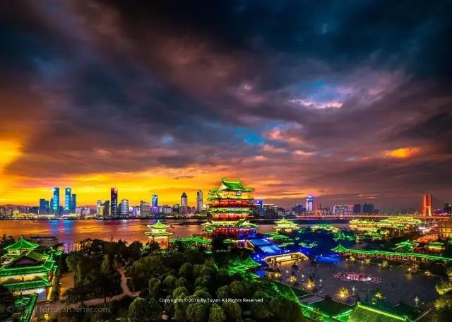 湘韵自然，文化湖南的和谐画卷